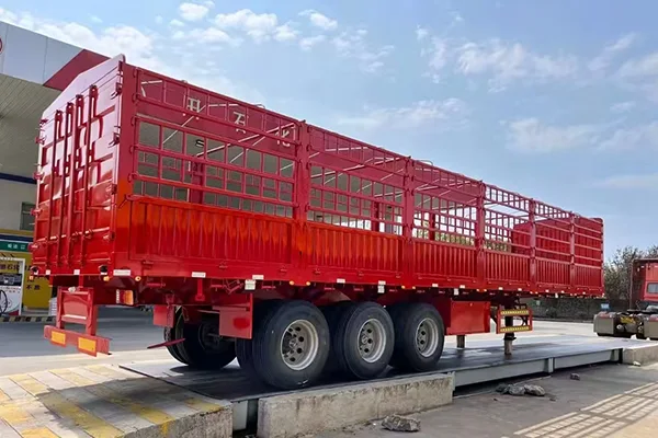12.5-Meter Tri-Axle Stake Semi-Trailer - Image 4