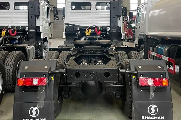 Long-haul semi-trailer tractor unit