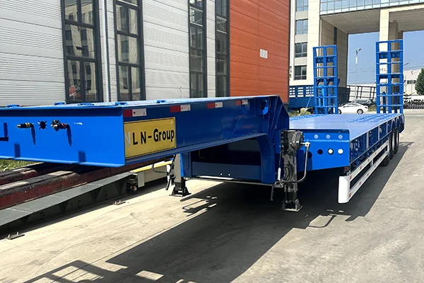 13-Meter Tri-Axle Low-Bed Semi-Trailer - Image 2