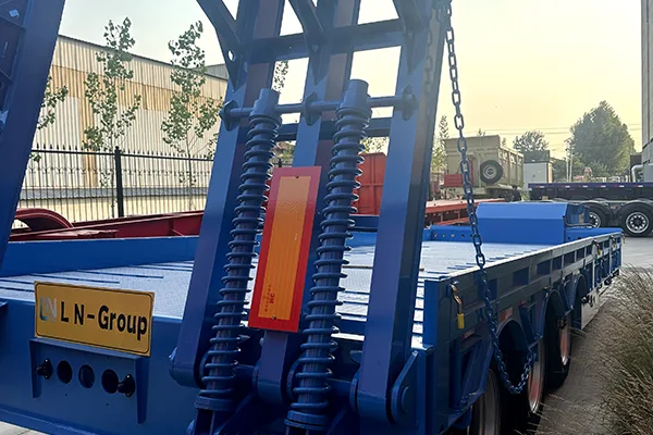 13-meter low-bed semi-trailer