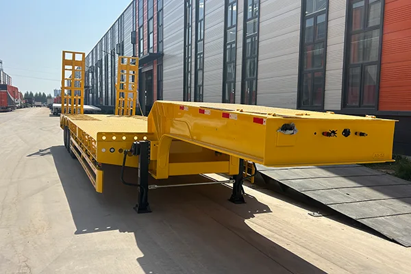 13-Meter Tri-Axle Low-Bed Semi-Trailer - Image 5