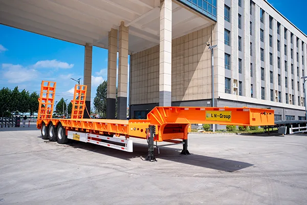 13-Meter Tri-Axle Low-Bed Semi-Trailer