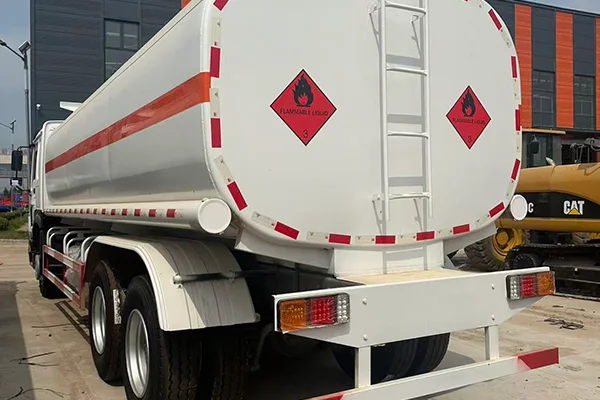 Sinotruk Howo 6x4 Fuel Tanker Truck - Image 5