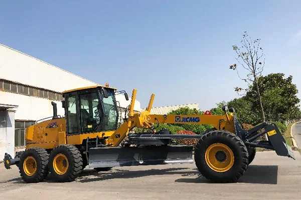 Used and refurbished Caterpillar 18 Series Graders