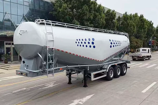 Tri-axle powder and granular material tanker trailer